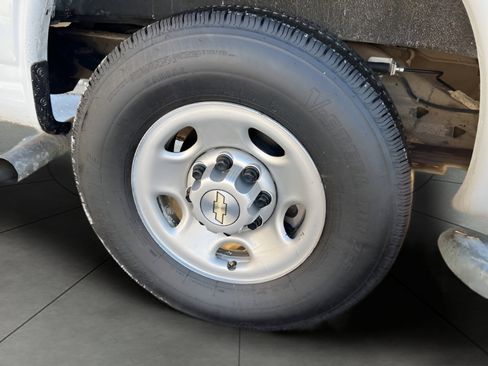 Used 2023 Chevrolet Express 2500 RWD 2500 135 w/ Driver Convenience Package image 31