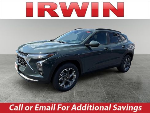 New 2026 Chevrolet Trax LT w/ Driver Confidence Package FWD image 1