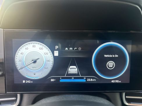 Used 2025 Hyundai Elantra SEL FWD image 10