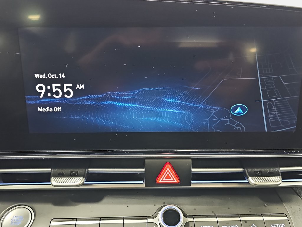 Used 2023 Hyundai Elantra Limited w/ Preferred Accessory Package FWD image 23