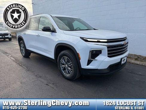 Used 2025 Chevrolet Traverse LT image 6