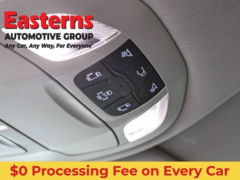 Used 2023 Chrysler Pacifica Touring-L FWD image 21