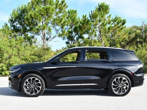 Used 2024 Lincoln Nautilus Reserve w/ Equipment Group 203A AWD/4WD image 26