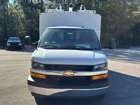 New 2025 Chevrolet Express 3500 w/ Power Convenience Package image 9
