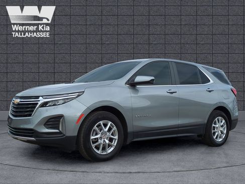 Used 2024 Chevrolet Equinox LT image 2