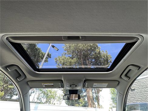 Used 2017 Toyota RAV4 XLE w/ Convenience Package AWD/4WD image 27