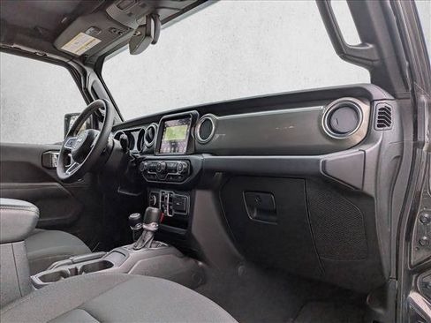Used 2023 Jeep Gladiator Overland AWD/4WD image 22