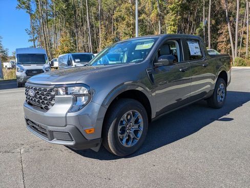 New 2025 Ford Maverick XLT w/ XLT Luxury Package image 8