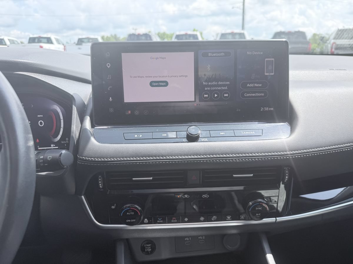 Used 2024 Nissan Rogue SL w/ SL Premium Package FWD image 11