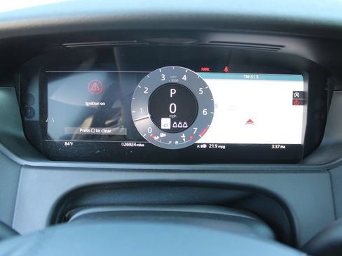 Used 2025 Land Rover Range Rover Velar Dynamic SE AWD/4WD image 32