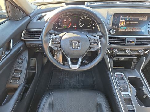 Used 2018 Honda Accord Touring image 13
