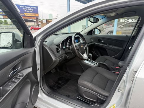 Used 2014 Chevrolet Cruze LT FWD image 9