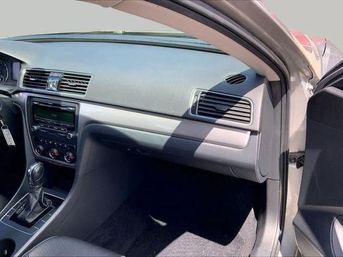Used 2014 Volkswagen Passat 1.8T S FWD image 18