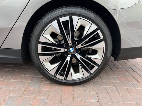 Used 2025 BMW 530i RWD image 13