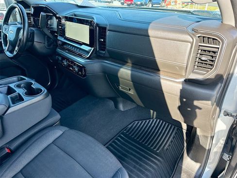 Used 2024 Chevrolet Silverado 3500 LT image 28