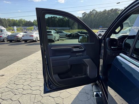 Used 2023 Chevrolet Silverado 1500 High Country w/ Technology Package AWD/4WD image 6
