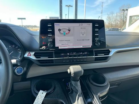 Used 2024 Toyota Sienna LE image 21