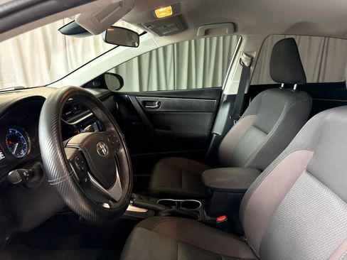 Used 2018 Toyota Corolla LE FWD image 19