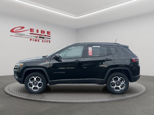 Used 2022 Jeep Compass Trailhawk w/ Trailhawk Elite Group AWD/4WD image 6