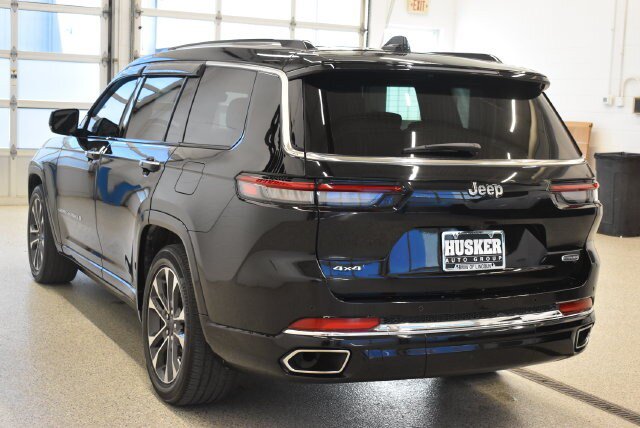 Used 2024 Jeep Grand Cherokee L Overland w/ Trailer Tow Package AWD/4WD image 10