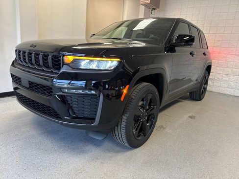 New 2026 Jeep Grand Cherokee Limited AWD/4WD image 13