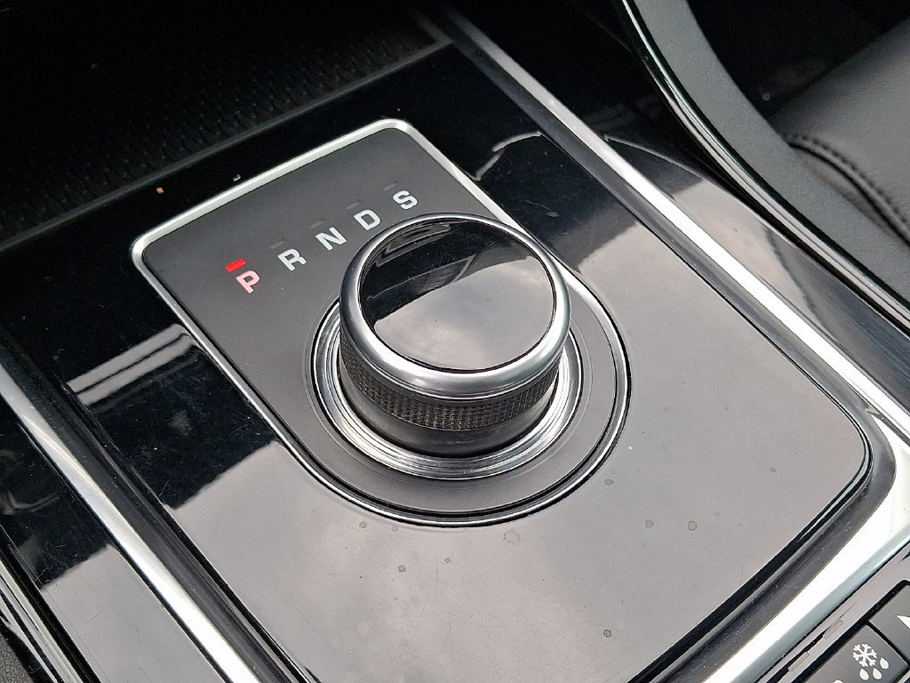 Used 2018 Jaguar XE Premium AWD/4WD image 15