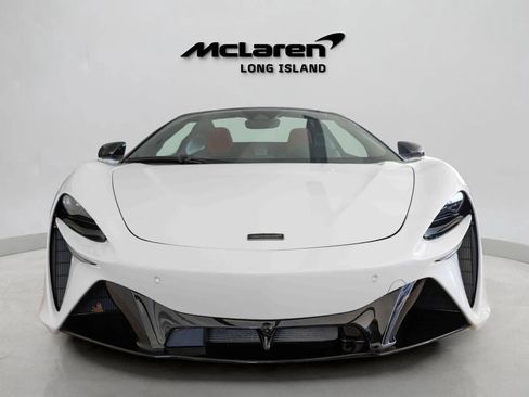 Used 2025 McLaren Artura Spider image 2