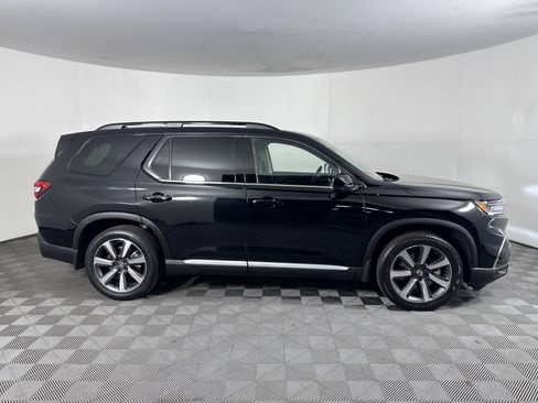 Certified 2023 Honda Pilot Elite image 3