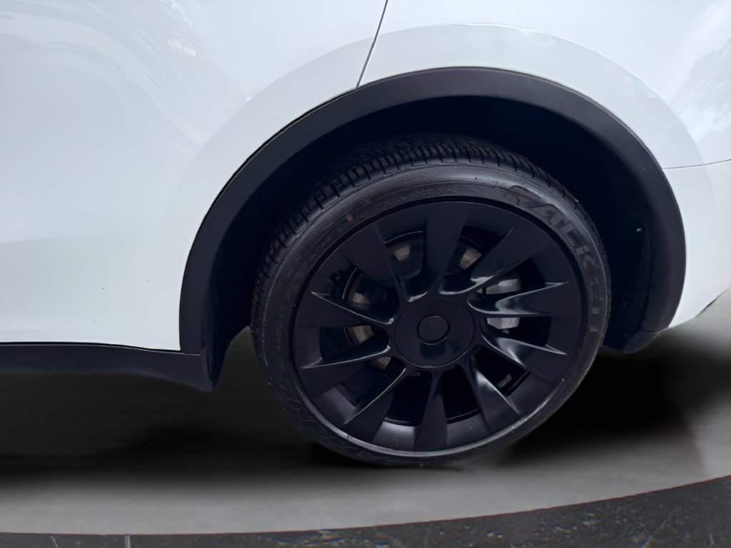 Used 2023 Tesla Model Y Long Range AWD/4WD image 11