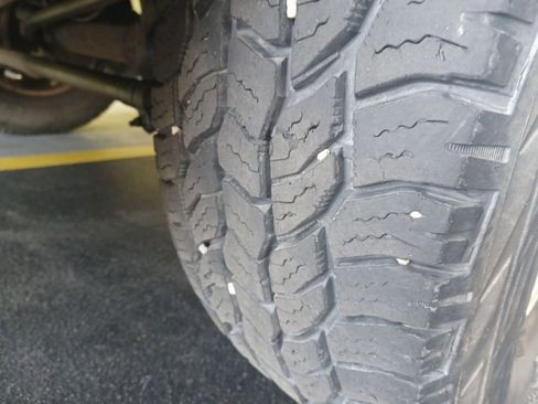 Used 2010 Ford F350 Lariat image 13