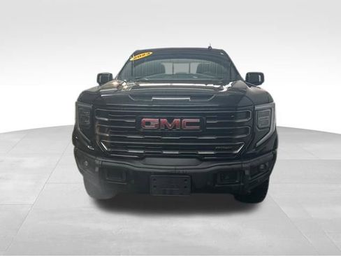 Used 2023 GMC Sierra 1500 AT4X image 2