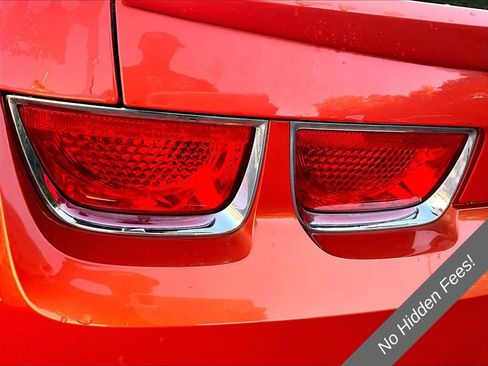 Used 2010 Chevrolet Camaro SS RWD image 23