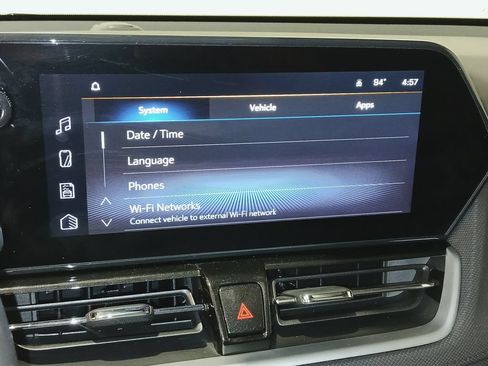 Used 2024 Chevrolet TrailBlazer LT w/ Convenience Package FWD image 25