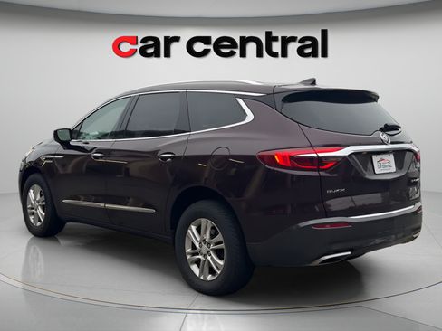 Used 2018 Buick Enclave Essence AWD/4WD image 3