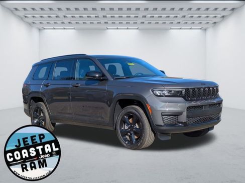 New 2025 Jeep Grand Cherokee L Altitude RWD image 1