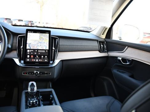 Certified 2025 Volvo XC90 B5 Plus image 17