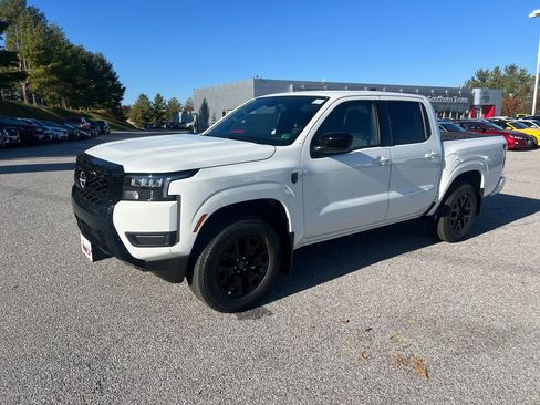 New 2026 Nissan Frontier SV w/ SV Convenience Package AWD/4WD image 1