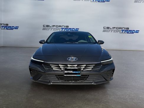 Used 2024 Hyundai Elantra SEL image 2