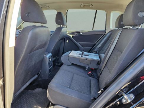 Used 2014 Volkswagen Tiguan S image 11