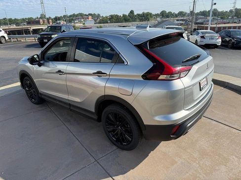 Used 2022 Mitsubishi Eclipse Cross LE AWD/4WD image 9