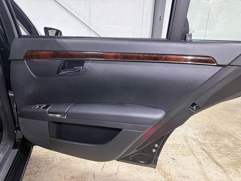 Used 2012 Mercedes-Benz S 550 4MATIC image 30