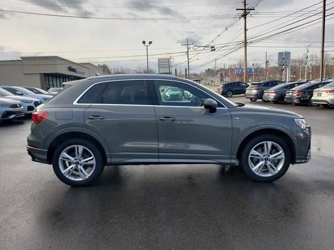 Used 2022 Audi Q3 2.0T Premium Plus w/ Premium Plus Package AWD/4WD image 2