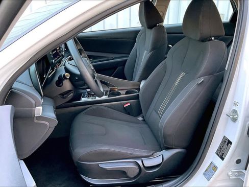 Used 2023 Hyundai Elantra Blue image 7