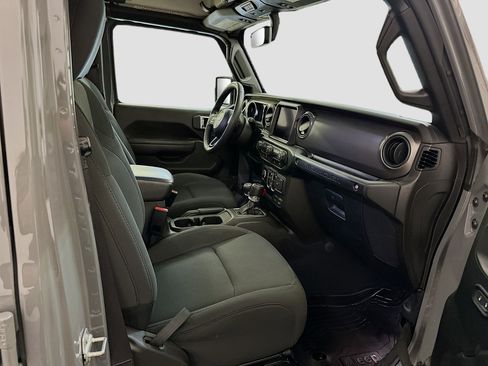 Used 2023 Jeep Wrangler Unlimited AWD/4WD image 32