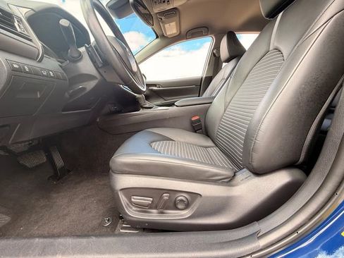 Used 2024 Toyota Camry SE w/ Convenience Package FWD image 22
