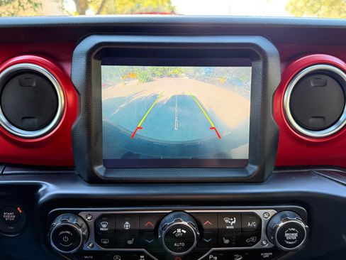 Used 2019 Jeep Wrangler Unlimited Rubicon image 33
