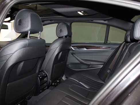 Certified 2023 BMW 530i 530i w/ Convenience Package image 16