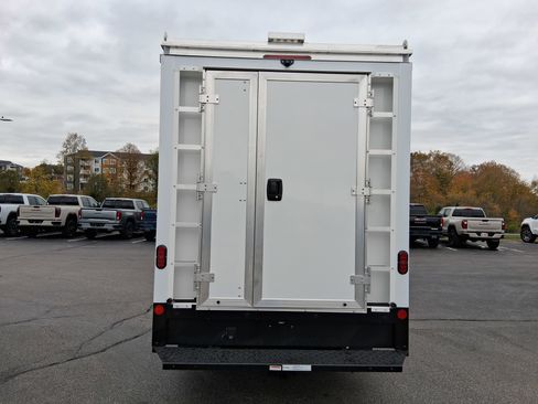 New 2025 GMC Savana 3500 w/ Power Convenience Package image 7