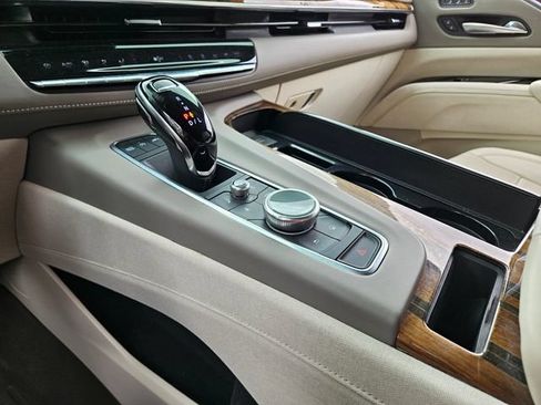 Used 2021 Cadillac Escalade Sport Platinum w/ Heavy-Duty Trailer Package AWD/4WD image 24