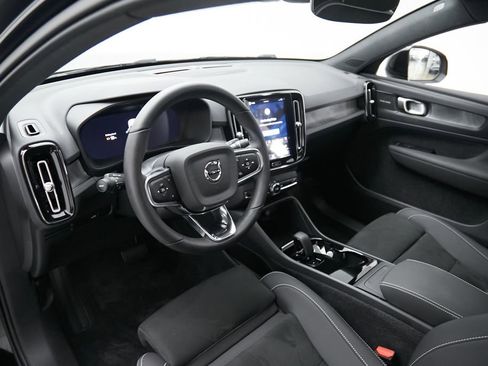 Certified 2023 Volvo C40 P8 Recharge Ultimate AWD/4WD image 12